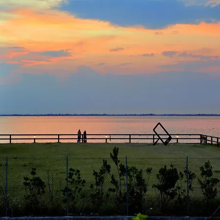 Spacious And With Sea Views *